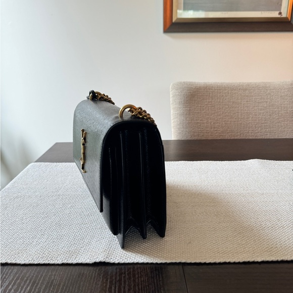 ⭐️SOLD⭐️Saint Laurent Medium Sunset Bag. Calf leather exterior. - Picture 3 of 7